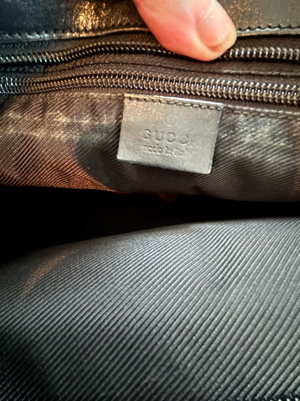 Authentic Vintage Gucci GG Canvas Tote – Tom Ford Era – Large Front Pocket - Picture 11 of 14